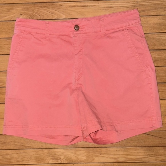 GAP Pants - Woman’s Gap chino shorts. Size 14